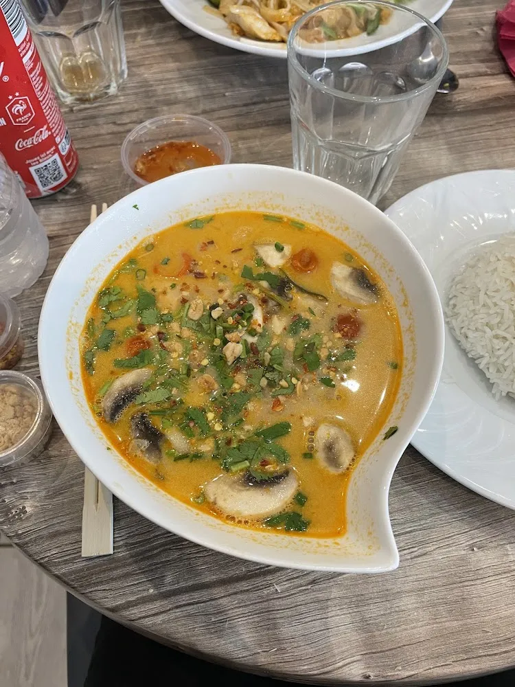 Soupe de Crevettes À la Citronnelle